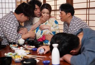 Vợ lẳng lơ ngoại tình cùng đám đàn ông xa lạ
